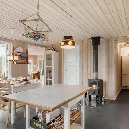 Holiday home 2 Bedroom Beautiful In Hals