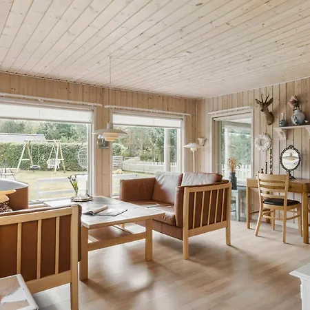 Holiday home 2 Bedroom Beautiful In Hals