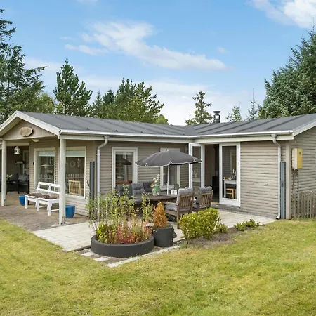 Holiday home 2 Bedroom Beautiful In Hals