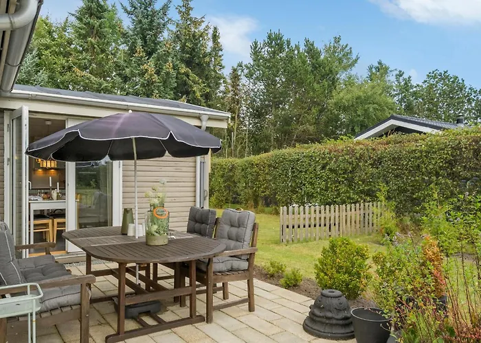 2 Bedroom Beautiful In * Hals